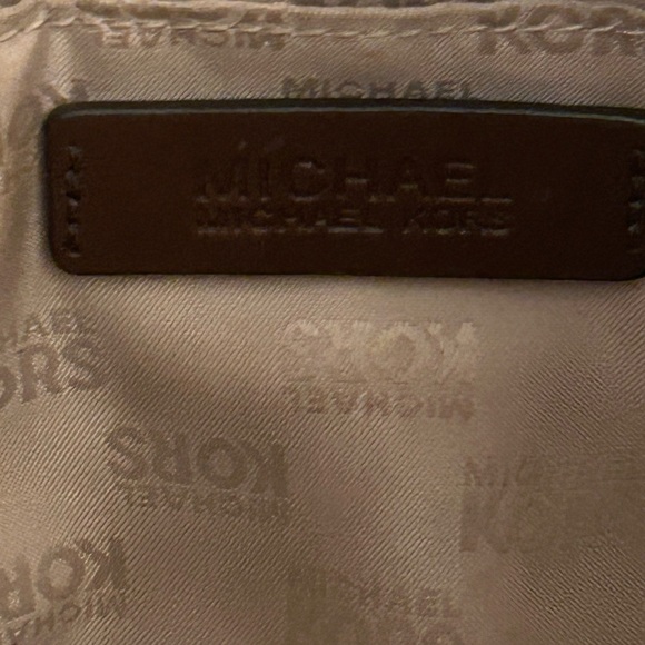 Michael Kors Jet Set Grab Tan and Brown Logo Hobo Tote - Picture 13 of 16